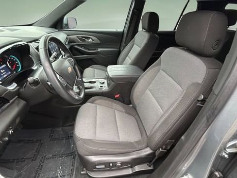 Used 2023 Chevrolet Traverse LT image 18
