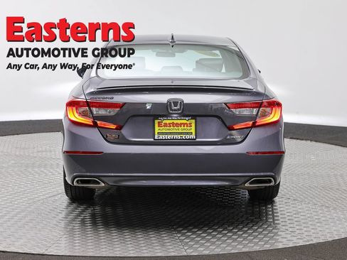 Used 2018 Honda Accord Sport image 6