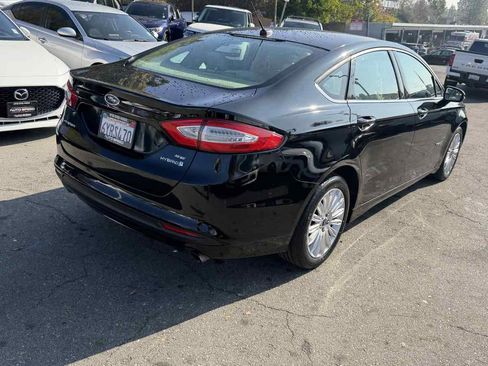 Used 2013 Ford Fusion SE image 3