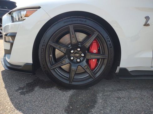 Used 2020 Ford Mustang Shelby GT500 w/ Carbon Fiber Track Pack image 25