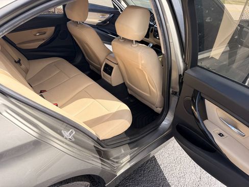 Used 2017 BMW 320i Sedan RWD image 20