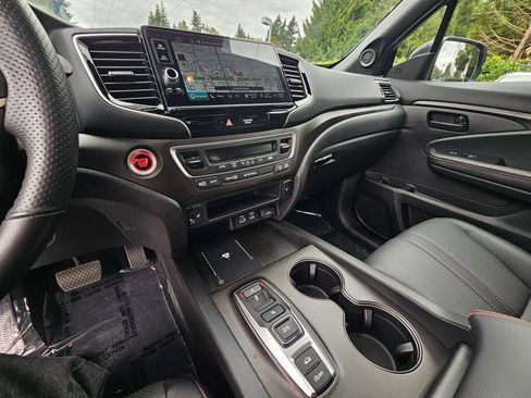 Certified 2025 Honda Ridgeline TrailSport image 33