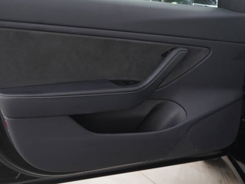 Used 2019 Tesla Model 3 Long Range image 17