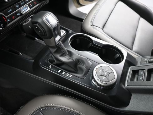 New 2026 Ford Bronco Outer Banks AWD/4WD image 17