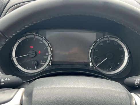 Used 2023 Toyota Highlander XLE image 27