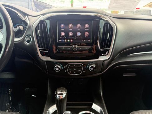 Used 2020 Chevrolet Traverse LT FWD image 25