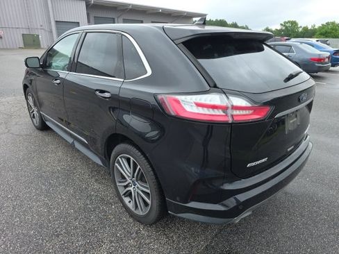 Used 2019 Ford Edge Titanium w/ Equipment Group 301A FWD image 4