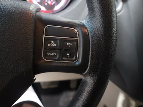 Used 2016 Dodge Grand Caravan SXT FWD image 32