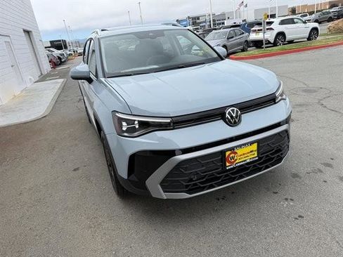 New 2025 Volkswagen Taos SE image 8