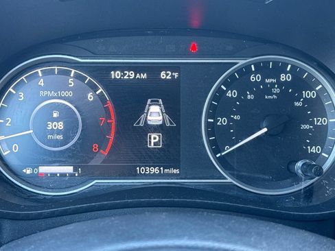 Used 2021 Nissan Versa SV FWD image 40