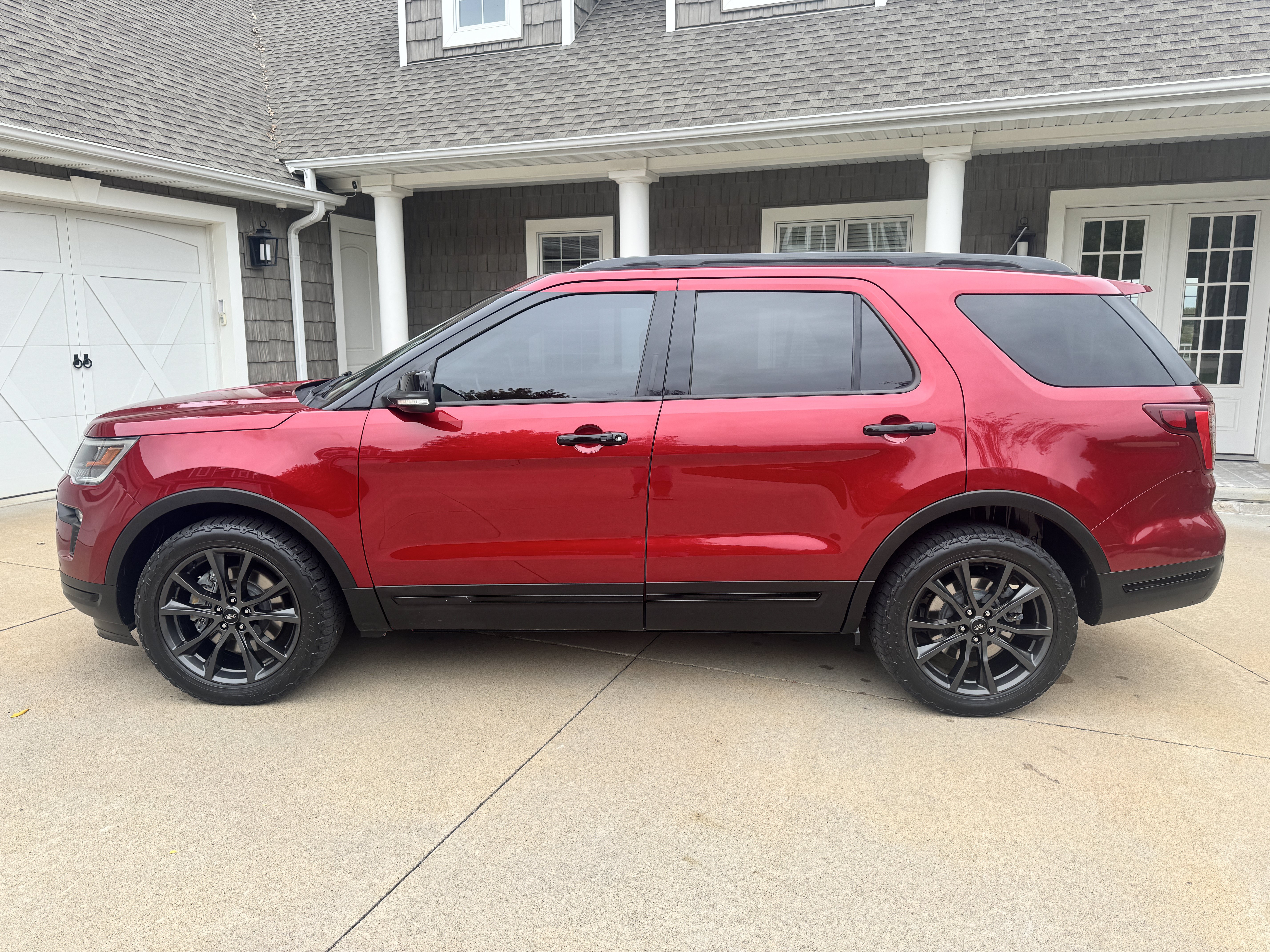 Used 2019 Ford Explorer Sport w/ Ford Safe & Smart Package AWD/4WD image 3