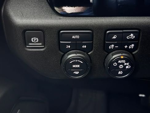 Certified 2023 Chevrolet Silverado 1500 LTZ w/ LTZ Convenience Package II image 24