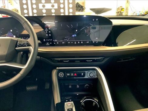 New 2025 Audi Q5 Premium Plus image 8