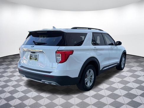 Used 2021 Ford Explorer XLT w/ Equipment Group 202A AWD/4WD image 9