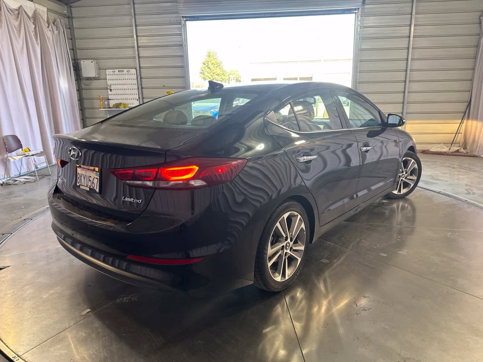 Used 2017 Hyundai Elantra Limited w/ Limited Tech Package 04 FWD image 5