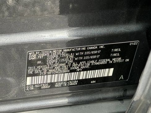 Used 2022 Toyota RAV4 LE AWD/4WD image 9