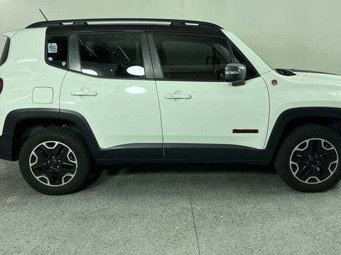 Used 2016 Jeep Renegade Trailhawk w/ Cold Weather Group AWD/4WD image 2