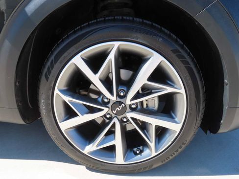 Used 2022 Kia Niro Touring Special Edition FWD image 12
