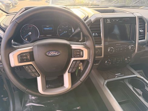 Used 2018 Ford F250 Lariat w/ Chrome Package image 39