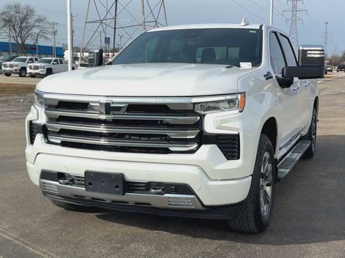 Used 2023 Chevrolet Silverado 1500 High Country w/ Technology Package image 7