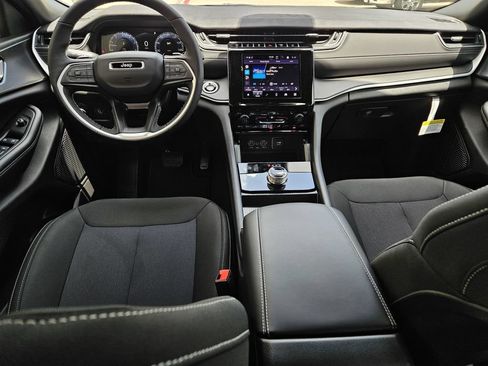 New 2026 Jeep Grand Cherokee L Laredo AWD/4WD image 9