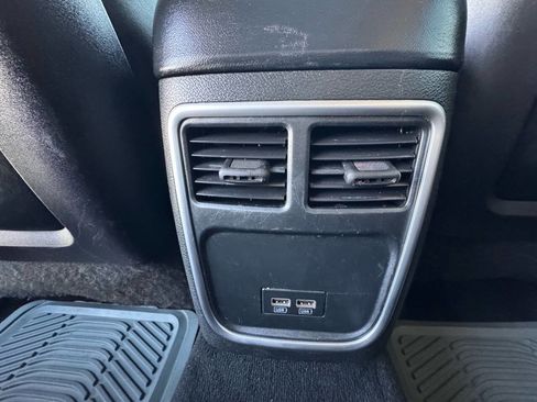 Used 2019 Chrysler 300 Touring w/ Sport Appearance Package image 37