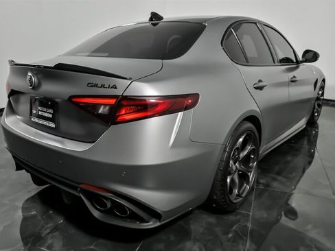 Used 2019 Alfa Romeo Giulia Quadrifoglio RWD image 10