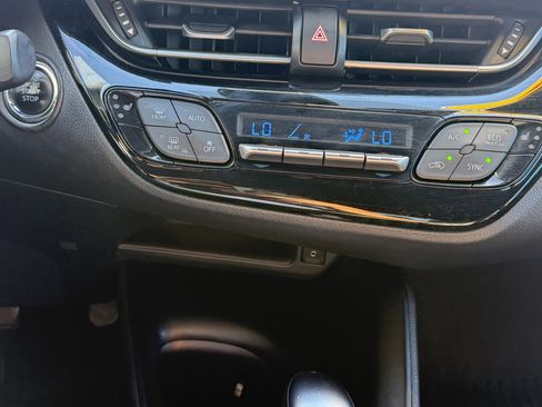 Used 2018 Toyota C-HR image 10