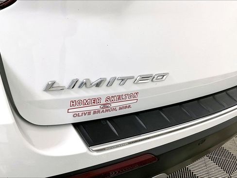 Used 2023 Ford Explorer Limited image 14