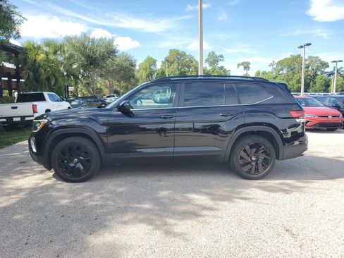 Certified 2026 Volkswagen Atlas SE w/ Black Wheel Package AWD/4WD image 8