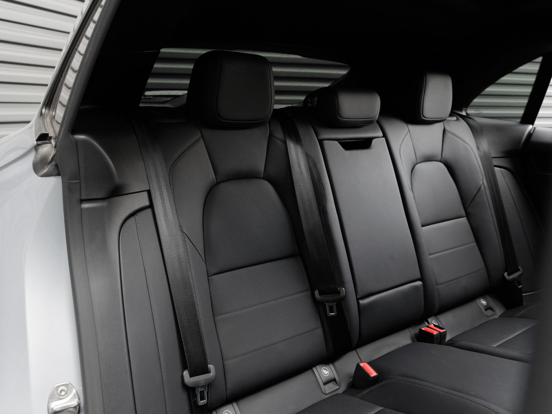 Certified 2025 Porsche Macan Electric RWD image 33