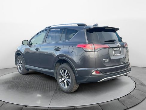 Used 2018 Toyota RAV4 XLE image 5