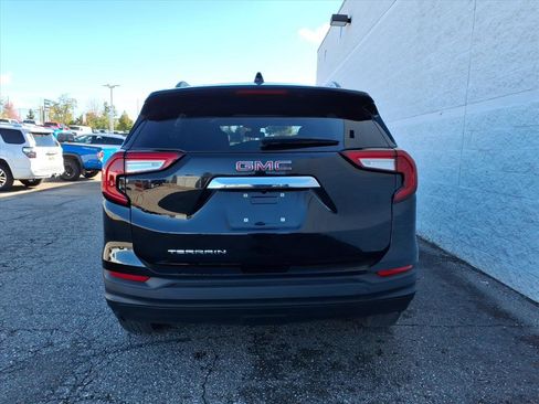 Certified 2022 GMC Terrain SLE w/ Driver Convenience Package image 7