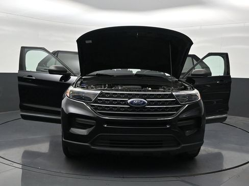 Used 2021 Ford Explorer XLT RWD image 37