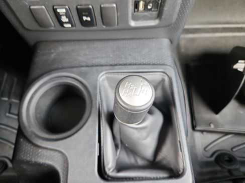 Used 2014 Toyota FJ Cruiser 4WD w/ Upgrade Package image 28