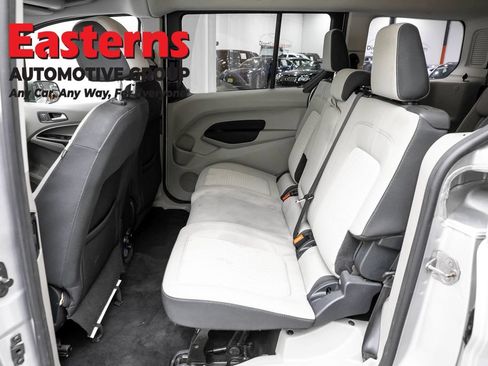 Used 2022 Ford Transit Connect XLT FWD image 21