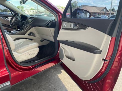 Used 2016 Lincoln MKX Reserve w/ Luxury Package AWD/4WD image 12
