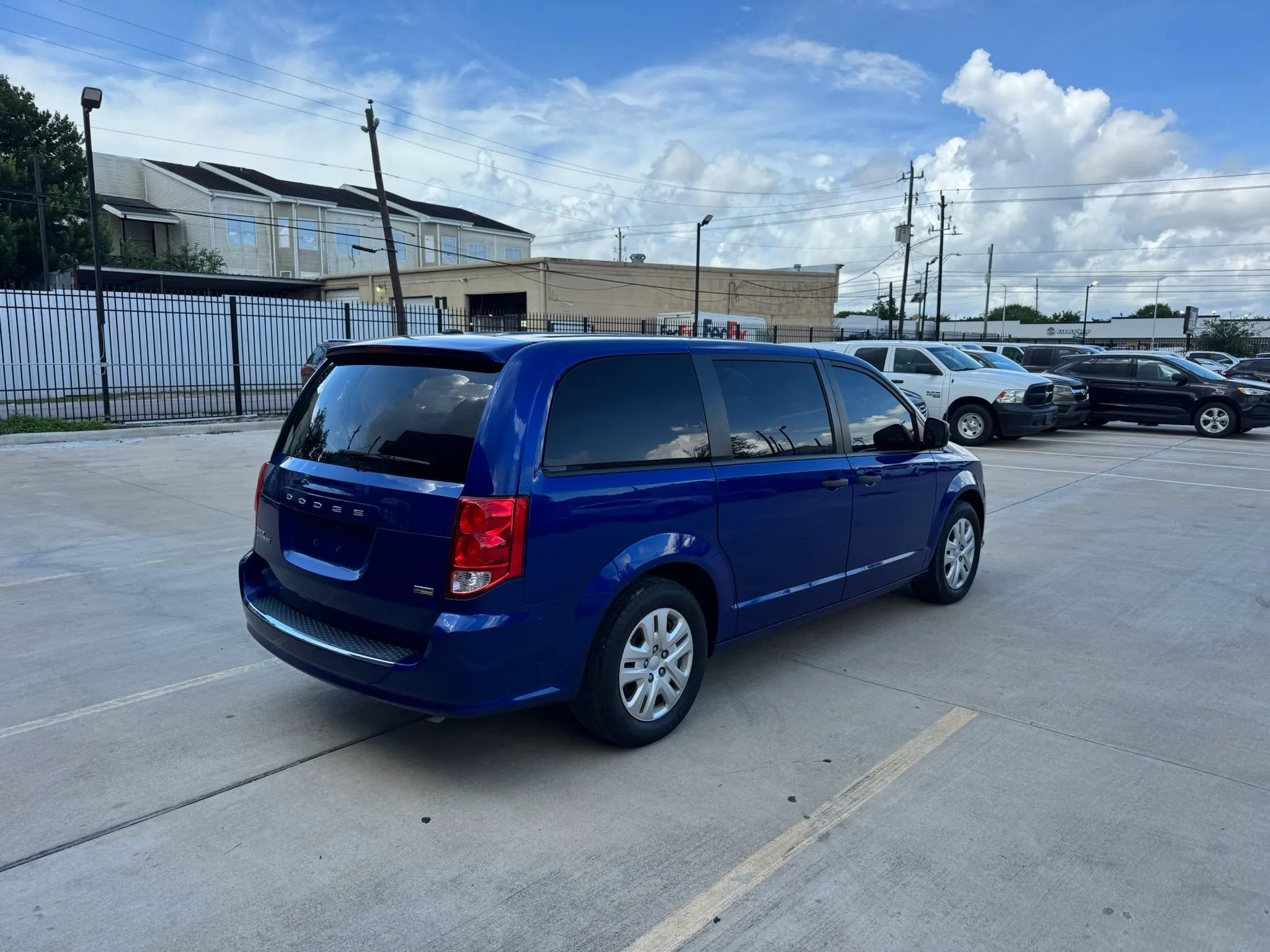 Used 2019 Dodge Grand Caravan SE w/ UConnect Hands-Free Group FWD image 10