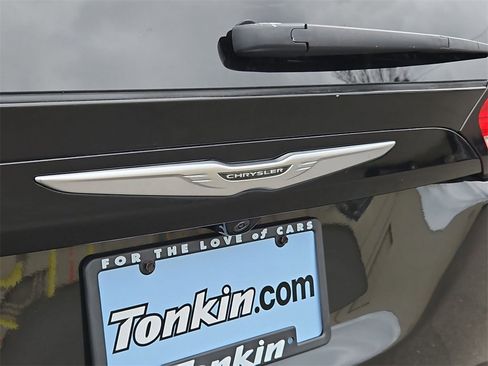 Used 2023 Chrysler Voyager LX image 24