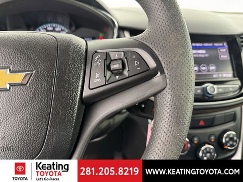 Used 2022 Chevrolet Trax LS w/ Tint and Cruise Package image 27