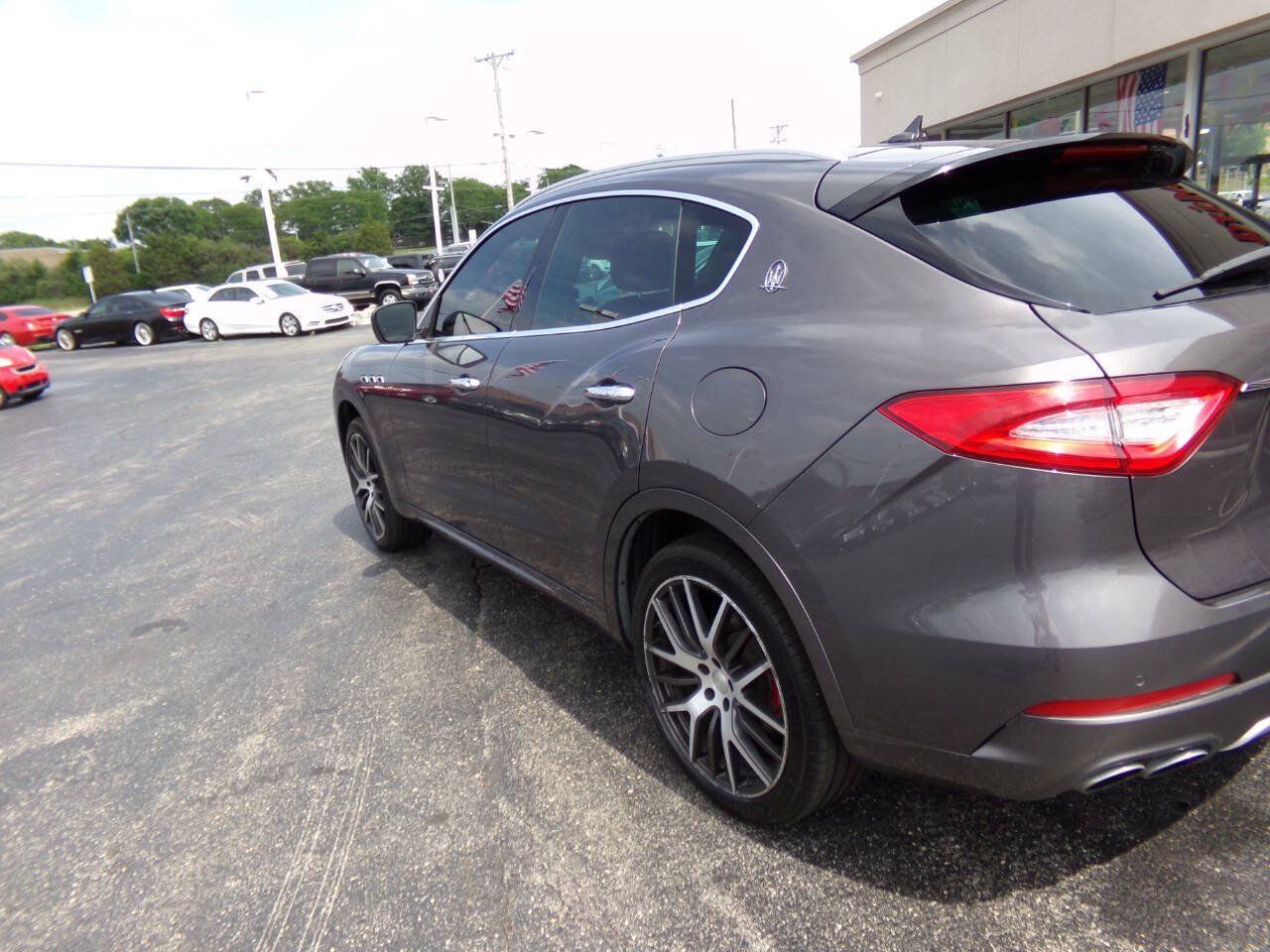 Used 2017 Maserati Levante w/ Luxury Package AWD/4WD image 40