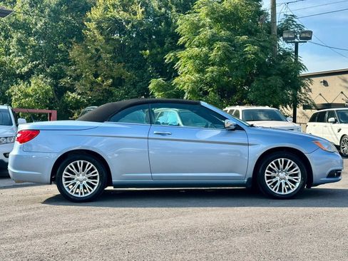Used 2012 Chrysler 200 Limited FWD image 2