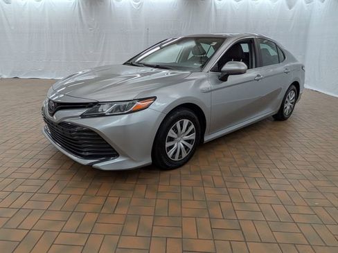 Used 2020 Toyota Camry LE w/ Carpet Mat Package FWD image 3