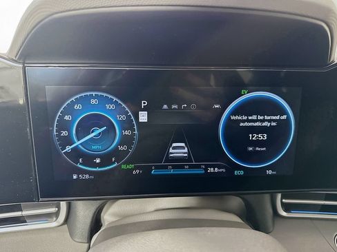 New 2025 Hyundai Elantra SEL FWD image 13