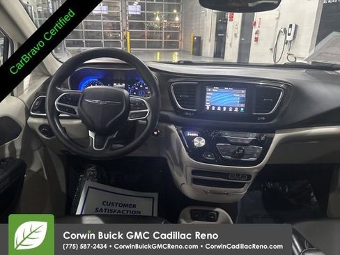 Used 2021 Chrysler Voyager Lxi image 30