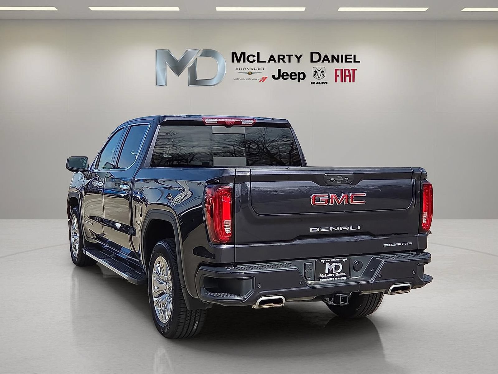 Used 2025 GMC Sierra 1500 Denali w/ Technology Package AWD/4WD image 4