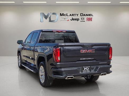 Used 2025 GMC Sierra 1500 Denali w/ Technology Package AWD/4WD image 4
