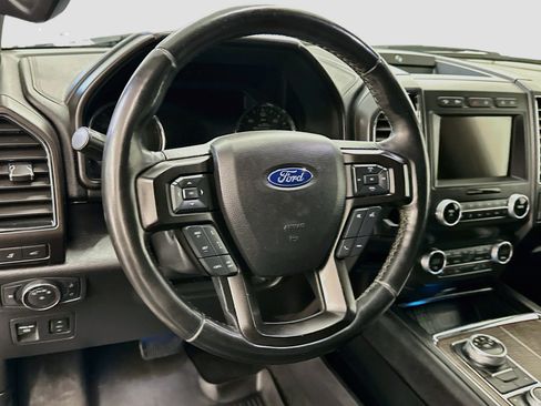 Used 2019 Ford Expedition Limited w/ Equipment Group 302A AWD/4WD image 18