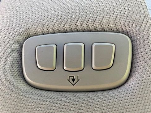 Used 2023 Ford Explorer Platinum w/ Technology Package AWD/4WD image 65