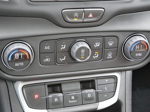 Used 2022 GMC Terrain SLE w/ Driver Convenience Package AWD/4WD image 40